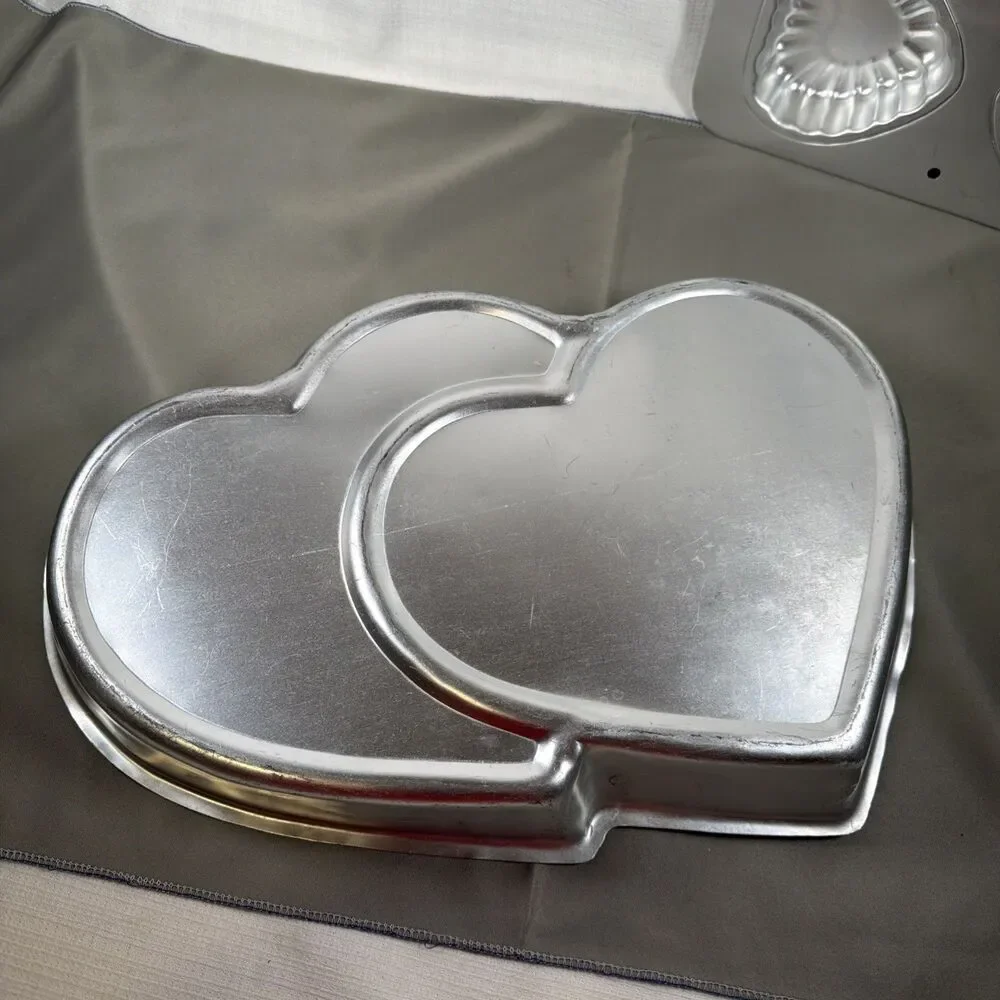 Vtg Wilton Aluminum Heart Baking Pan Lot Double Heart & 6 Mini Scalloped Hearts